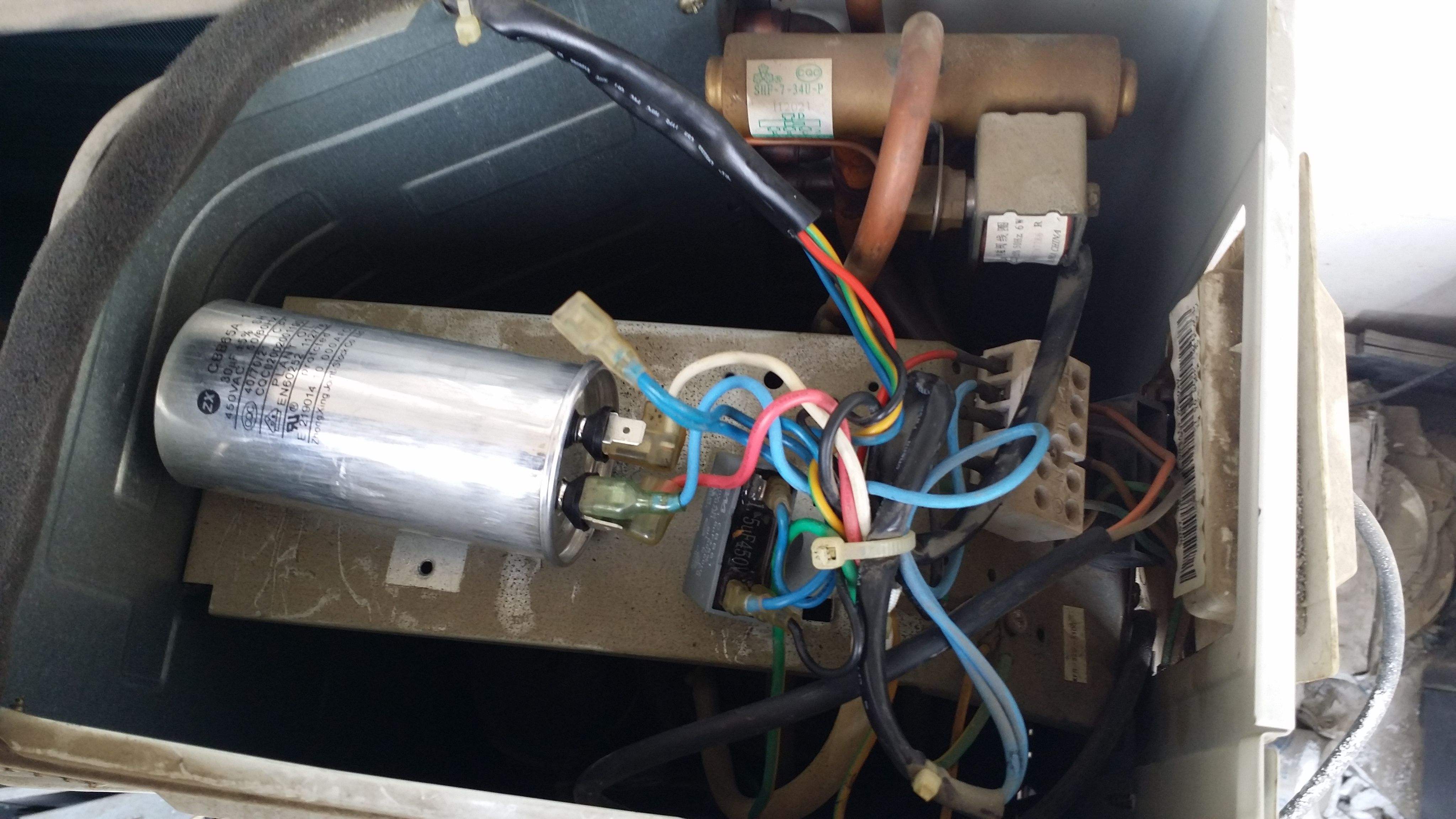 空調外機的電容器實景圖